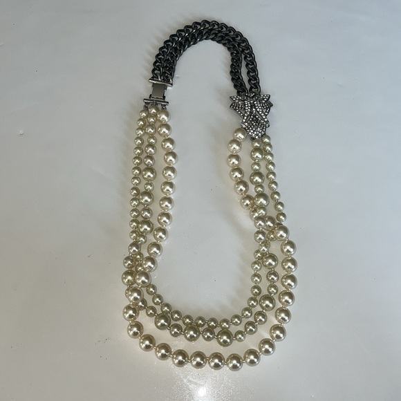 Stella & Dot Daisy Necklace - Picture 3 of 10